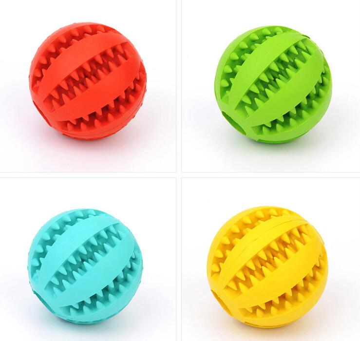 Mint-Flavored Slow Feeder Dog Ball